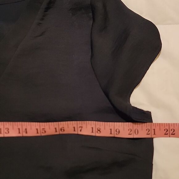 Chico's Black Silky Feel Cap Sleeve T Shirt Sz Small - Picture 5 of 9
